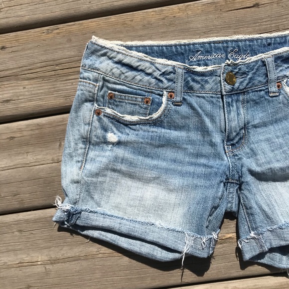 AEO Light Wash Shorts - Picture 2 of 3